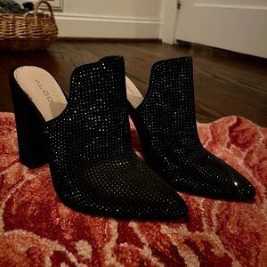 Sparkly Heeled Pointy, Close Toed Shoes Women’s Size 8